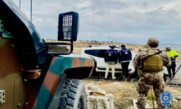 81 ildeki denetimlerde 169 göçmen kaçakçısı ve 783 düzensiz göçmen yakalandı…