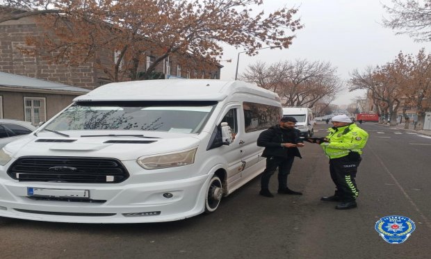 Kars'ta öğrenci servislerine yönelik denetimler aralıksız devam ediyor….