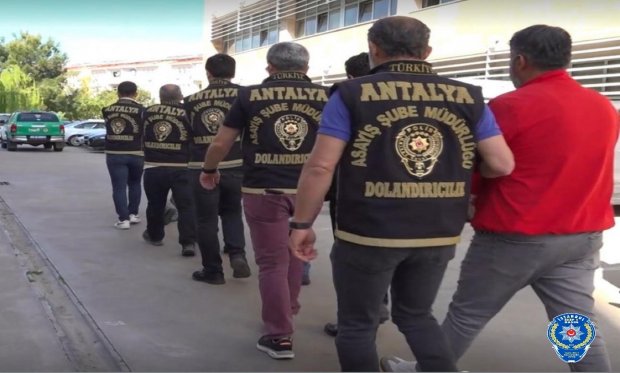 Antalya merkezli 2 ilde sosyal Medya Dolandırıcılığı: 1.5 milyon lira çalındı…