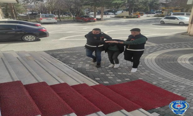 Akşehir’de uyuşturucu operasyonu: 3 gözaltı….