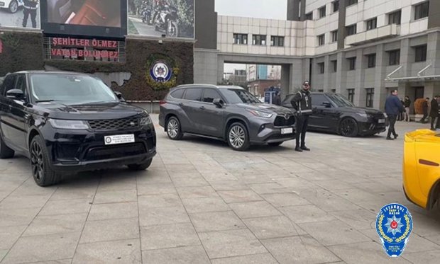 İstanbul'da lüks otomobil kaçakçılığı operasyonunda 14 şüpheli yakalandı….