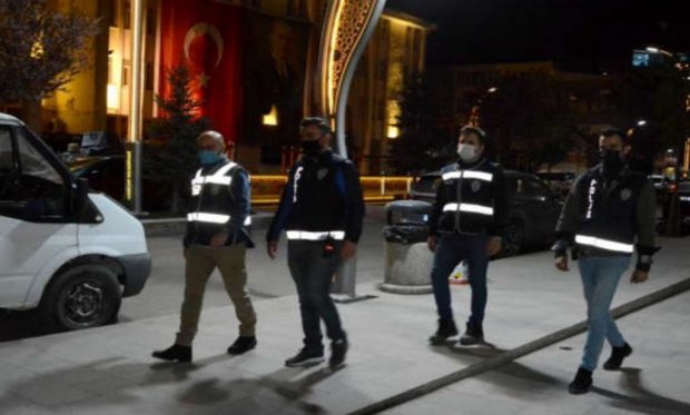 Hakkari'de polis tedbirleri elden bırakmıyor