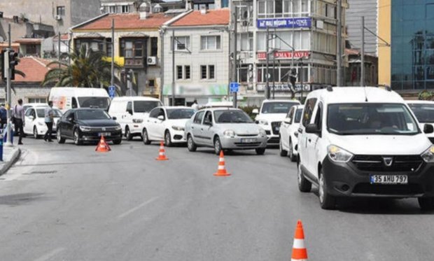 İzmir'de tam kapanmada şaşırtan görüntü