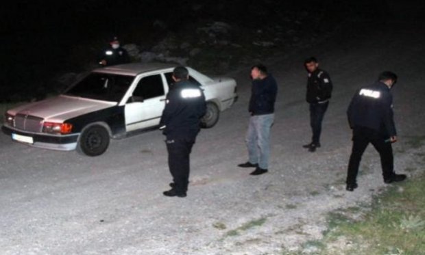 Polisin 'dur' ihtarına uymayan 3 kişi, kovalamacayla yakalandı