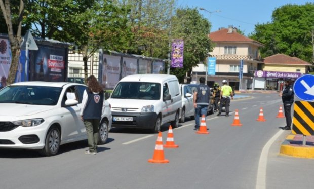 Tam Kapanmada Polisin Denetimleri Sürüyor...