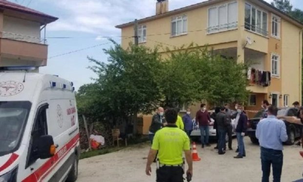 Giresun'da baltalı dehşet! Annesini öldürdü, 2'si polis 3 yaralı