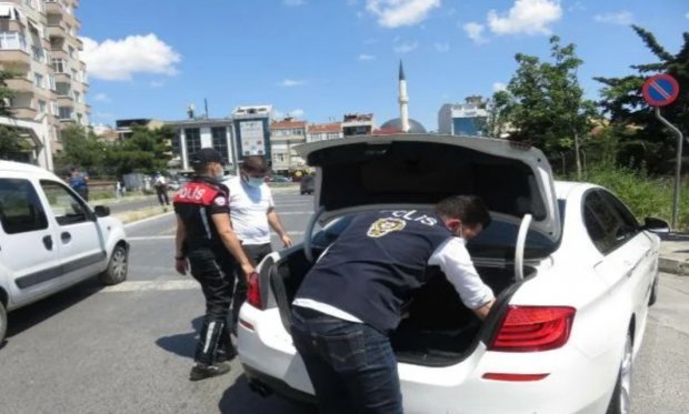 İstanbul Üsküdar’da giriş çıkışlar kapatıldı! Polis geniş kapsamlı denetim başlattı