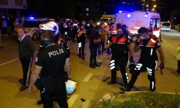 Samsun'da Yunus polisleri kaza yaptı: 2'si polis 4 yaralı