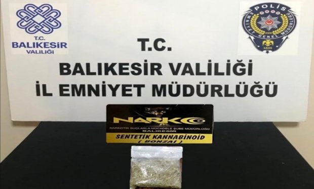 Polis sokak satıcılarına göz açtırmıyor...