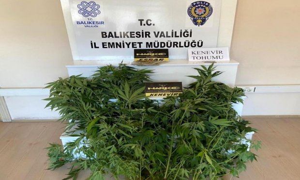 Balıkesir'de polis bayramda suçlulara göz açtırmadı; "120 gözaltı 19 tutuklama"...