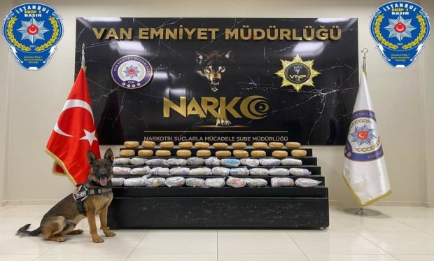 Van'da 52 kilo 200 gram esrar ele geçirildi...