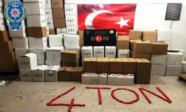 Çanakkale'de 4 ton sahte etil alkol ele geçirildi...