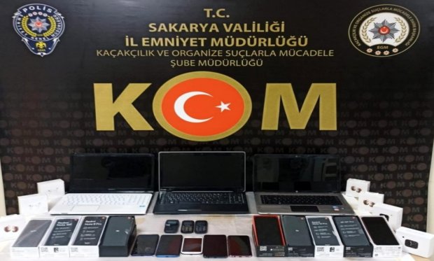 Kaçakçılık operasyonunda 43 cep telefonu ele geçirildi...