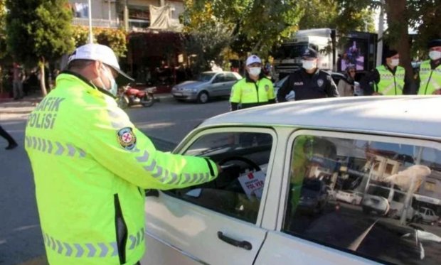 Manisa Sarıgöl'de polis ve jandarmadan 'Bir hareketime bakar hayat' Projesi uygulandı...