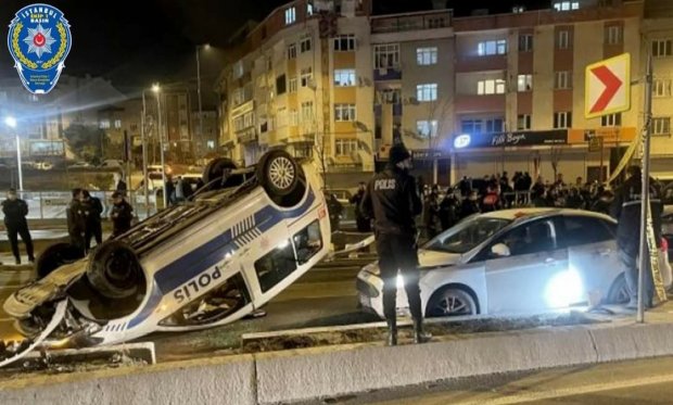 İstanbul'da şüpheli otomobili kovalayan polis aracı takla attı...