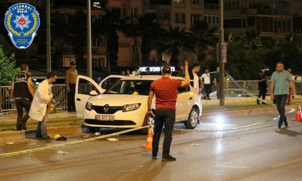 İzmir'de otomobile silahlı saldırı...