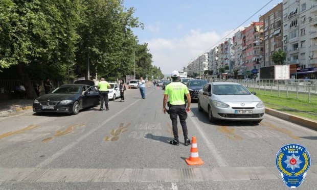 Antalya'da 'huzur' uygulamasında 12 kişi yakalandı...