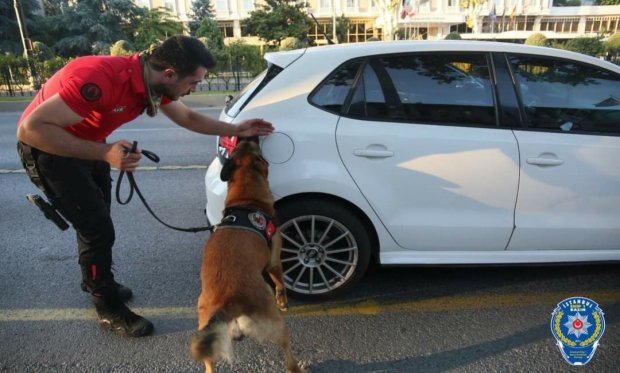 İstanbul'da asayiş uygulaması: 390 zanlı yakalandı!