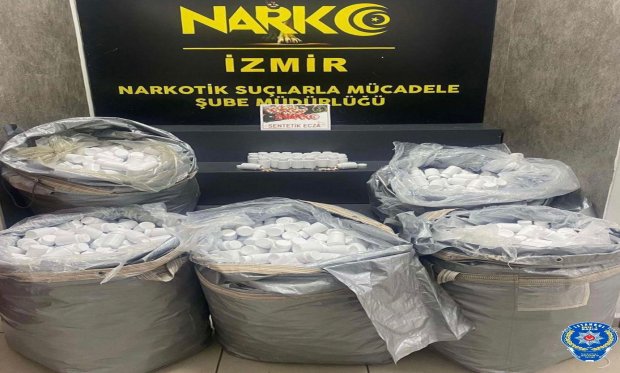 İzmir Narkotikten uyuşturucu operasyonu…