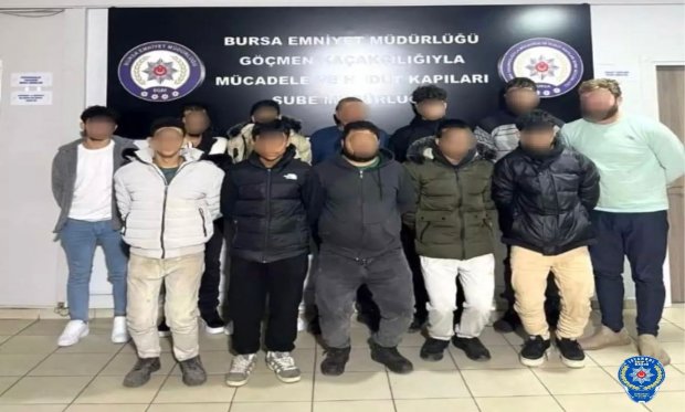 Bursa'da göçmen kaçakçılığı operasyonunda 12 kişi yakalandı…..