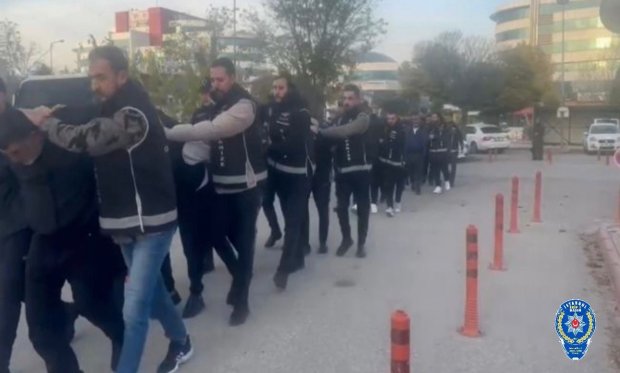 KONYA MERKEZLİ DEV OPERASYON: İKİ SUÇ ÖRGÜTÜNÜN 530 MİLYON TL'Yİ AŞAN MAL VARLIKLARINA EL KONULDU….