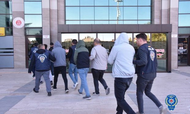Nevşehir merkezli 19 ilde dolandırıcılık operasyonu…