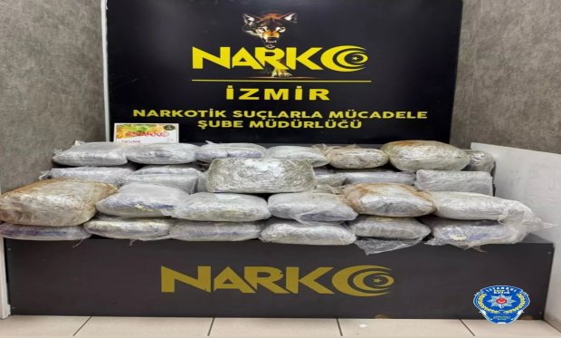 İzmir’de bir otomobilde 65 kilo 367 gram skunk ele geçirildi…