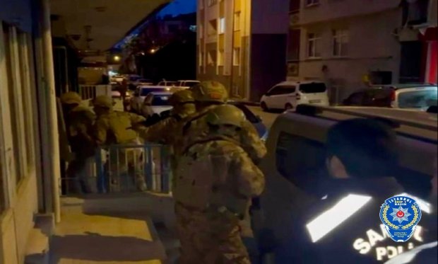 Sosyal medyada suç örgütlerini öven 325 şüpheli yakalandı….