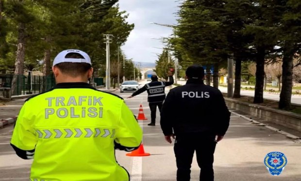 Isparta’da denetimlerde 52 aranan şahıs yakalandı….