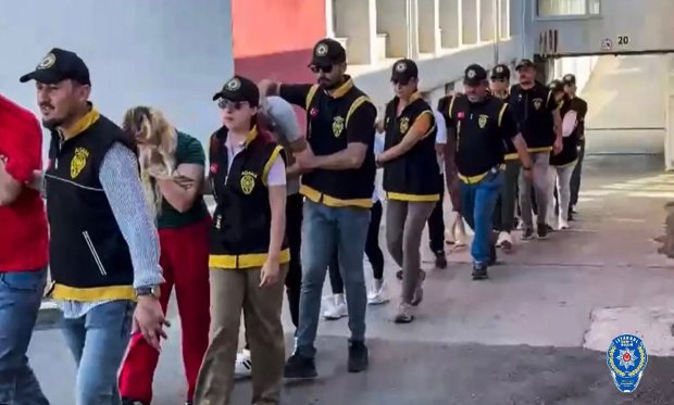 Adana’da fuhuş operasyonu:14 tutuklama…