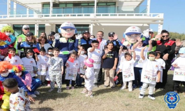 Mersin'de Polisler, Lösemi Tedavisi Gören Çocukları Buluştu…