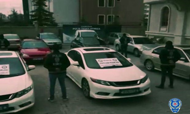 Ankara merkezli 10 ilde “Değişim Araç” operasyonunda 35 kişi yakalandı….