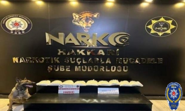 Hakkari Yüksekova'da 9 Kilo 200 Gram Metamfetamin Ele Geçirildi...