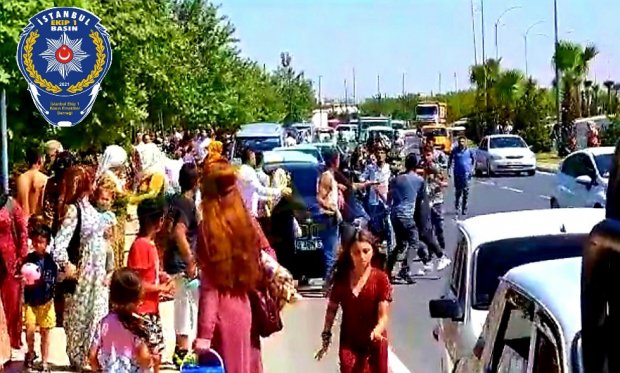 Şanlıurfa’da tekme ve sopaların havada uçuştuğu kavga!