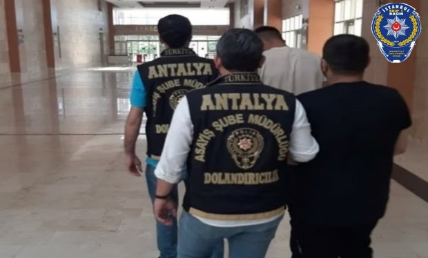 Kendilerini polis ve savcı diye tanıtıp 28 milyon liralık vurgun yaptılar...