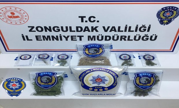 Zonguldak’ta uyuşturucu taciri 4 kişiyi yakaladı...