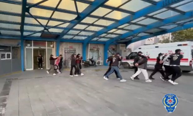 Konya Emniyeti siber dolandırıcılık çetesini çökertti….