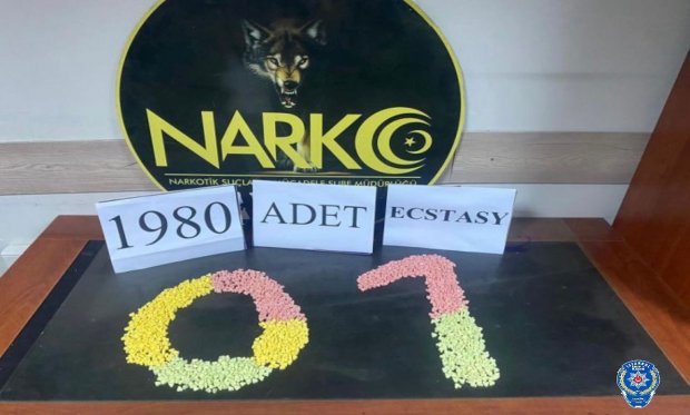 Adana’da 2 bin adet uyuşturucu hap ele geçirildi….