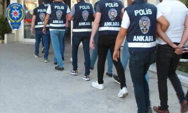 Ankara'nın 6 ilçesinde asayiş uygulamalarında aranan 1.222 kişi yakalandı...