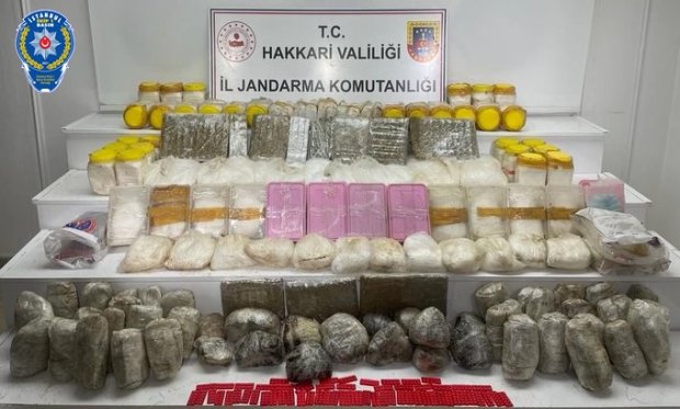 Hakkari'de 126 kilo uyuşturucu ele geçirildi...