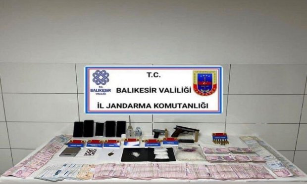 Balıkesir Ayvalık’ta uyuşturucu operasyonu... 