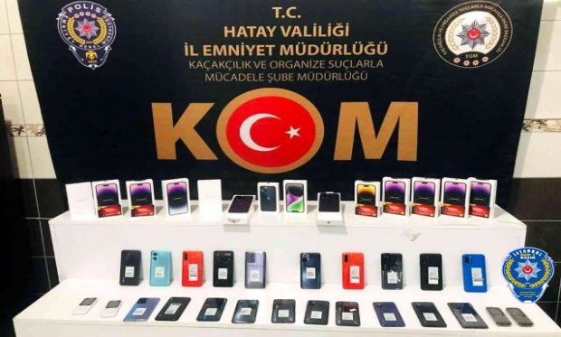 Hatay'da gümrük kaçağı 38 cep telefonu ele geçirildi...