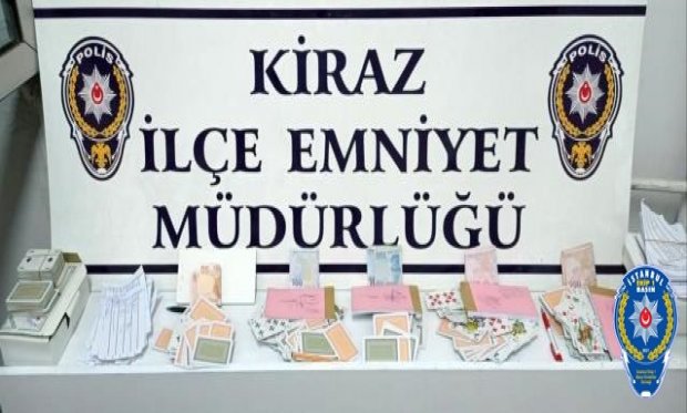 İzmir'de kumar Oynayan 36 kişiye para cezası...