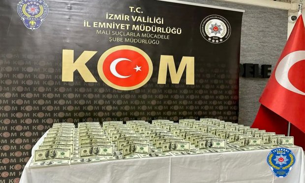 İzmir'de Sahte Para Operasyonu...