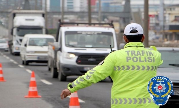 Trafik cezalarının indirimli ödeme süresi bir aya uzatıldı...