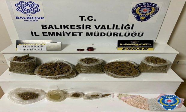 Balıkesir'de 2,5 kilo esrar ele geçirildi...