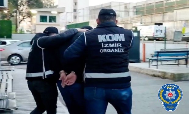 İzmir merkezli 3 ilde "MAHZEN-13" operasyonlarında iki organize suç örgütü çökertildi: 25 gözaltı…
