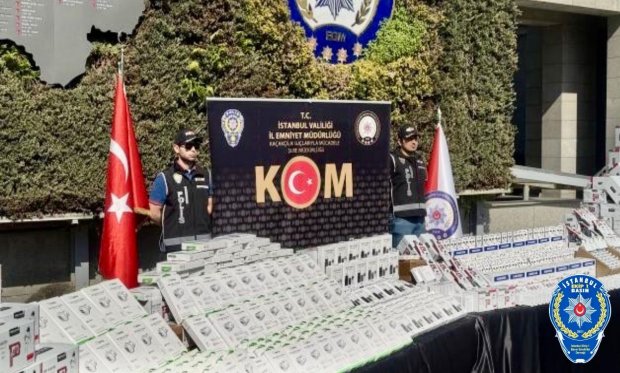 İstanbul'da kaçak cep telefon aksesuarı ele geçirildi…