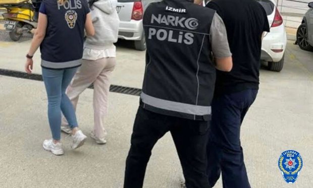 İzmir polisinden uyuşturucu operasyonu…