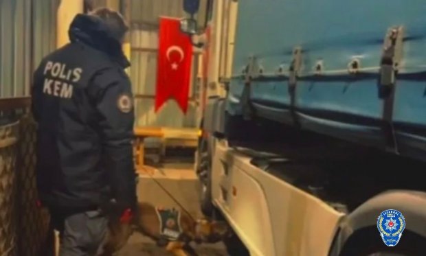 Mersin ve Erzurum'da uyuşturucu operasyonu: 447,5 kilo ele geçirildi…